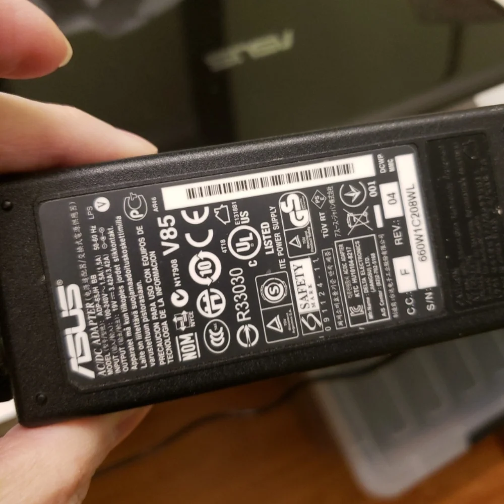 ASUS Silver Laptop with Black Keyboard WORKING